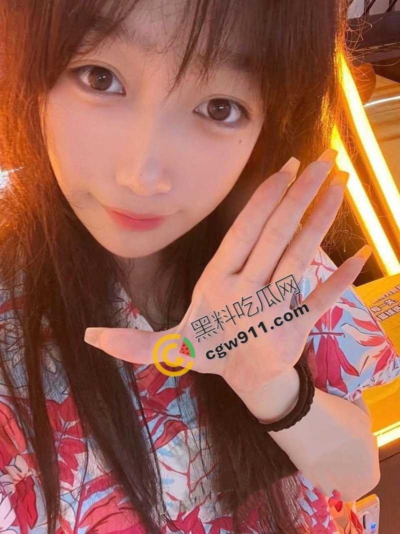 湖北清纯大一学妹李梓璐私密影片外流！稚嫩小穴被大鸡巴操弄，呻吟声勾人魂魄，反差萌感爆棚-3