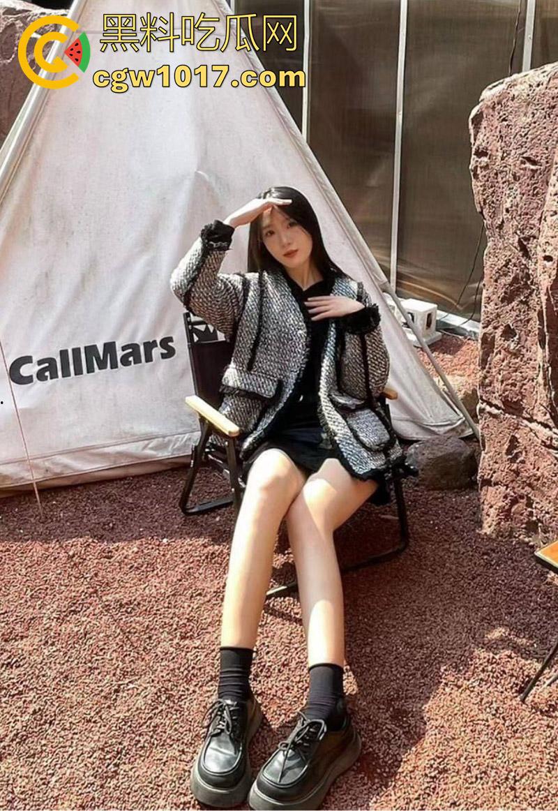 西安西京学院，建筑系系花【王曦雅】，背着爸妈和男友校外合租，结果两人闹分手，性爱视频生活照被曝光，69吃鸡场面超淫荡！-2