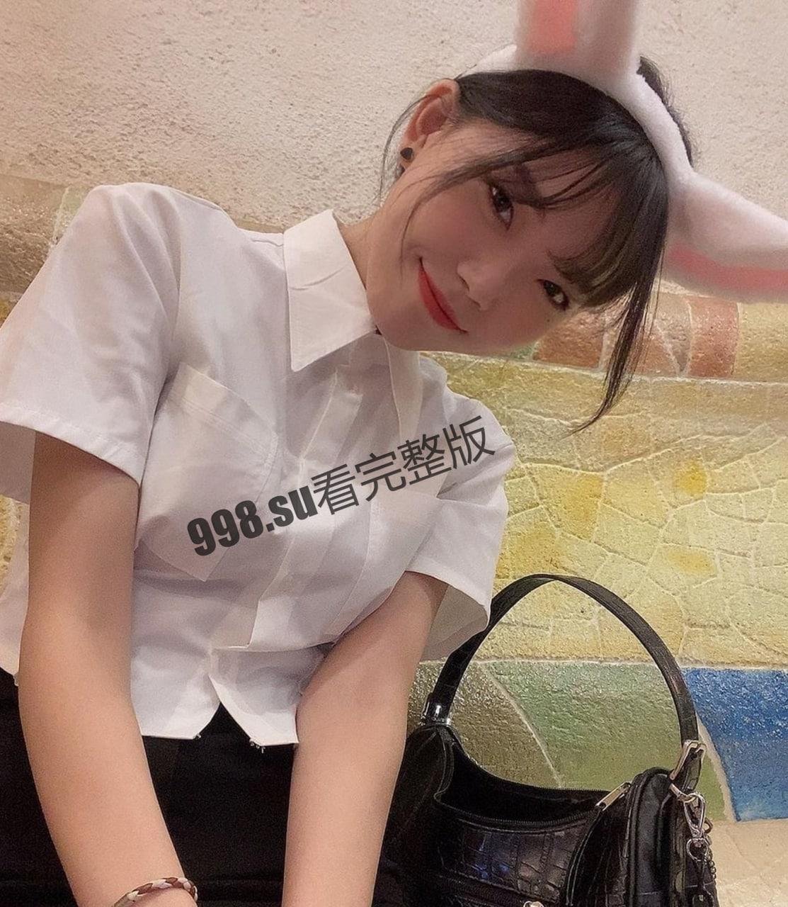 【反差女友】超听话的兔牙小姐姐 喝醉后被男友按在马桶上操-3