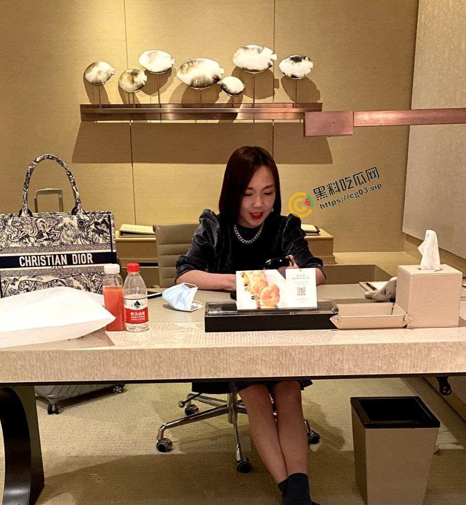 上海商学院哲学老师张玥媛私密视频被曝光  国产版课下辅导学生师生剧-3