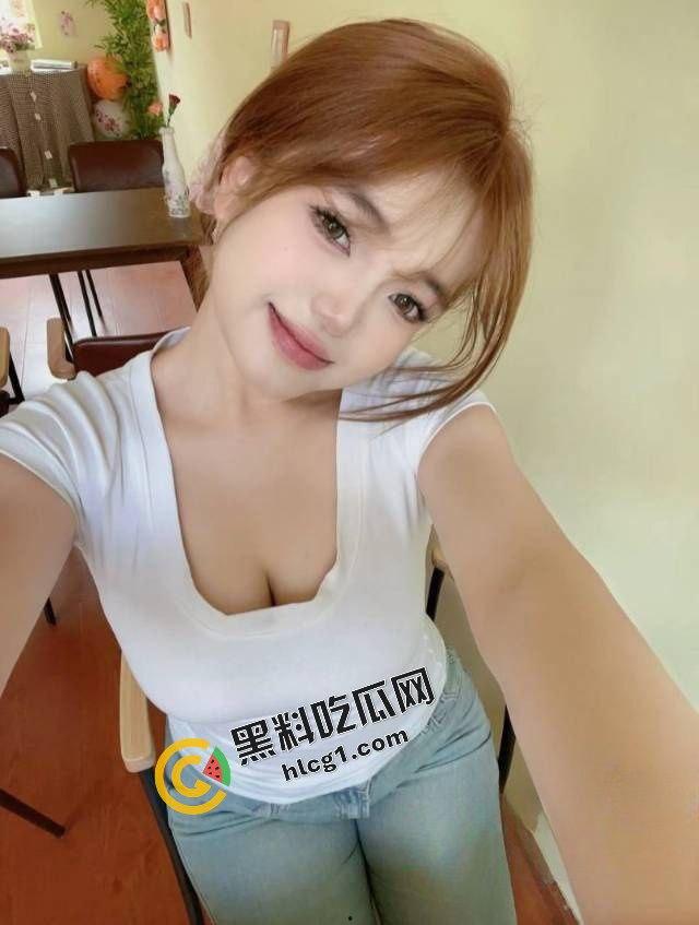 昆明安宁大学 微胖女大学生『黄月月』淫荡自拍视频流出 献给单男-3