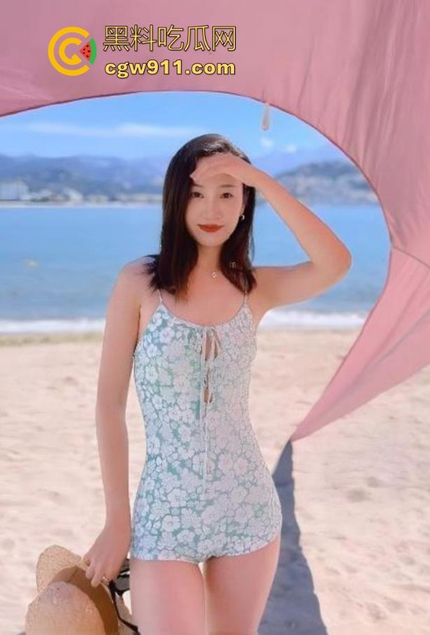 强上发情嫂子，无套骑乘，花式做爱，疯狂求操浓精内射，全程浪叫骚话超多，骚得一批！-3