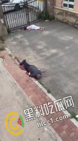 沈阳铁西区兴华南街疑似屠夫职业的光头发生无差别砍人事件，一老一女一年轻男子被杀 现场视频流出-7