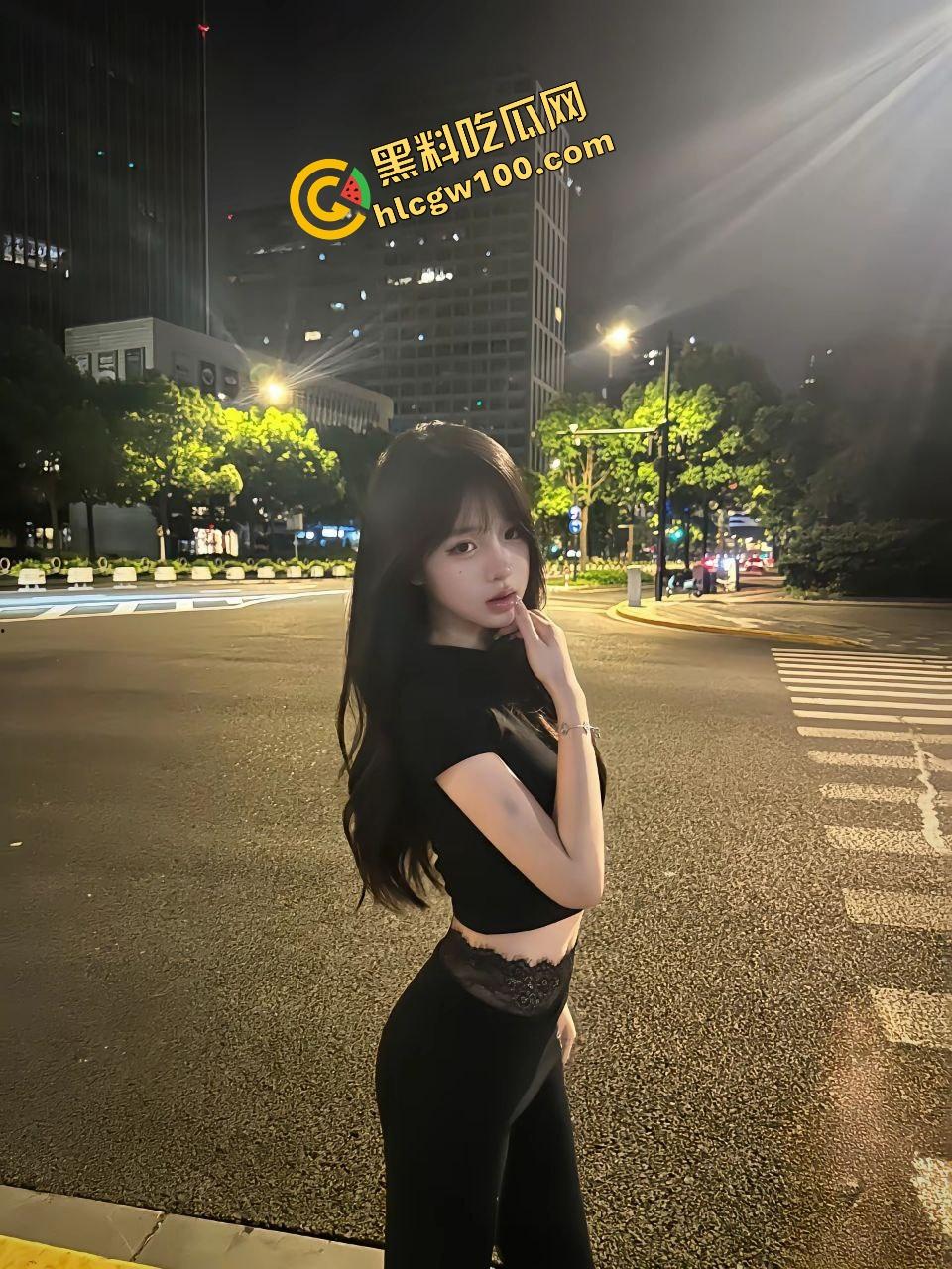 广西职高反差骚鸡淫娃【黄婷】被调成性瘾痴女小母狗,对镜搂住淫荡抠逼,直插后怼骚臀!独家曝光流出!-3