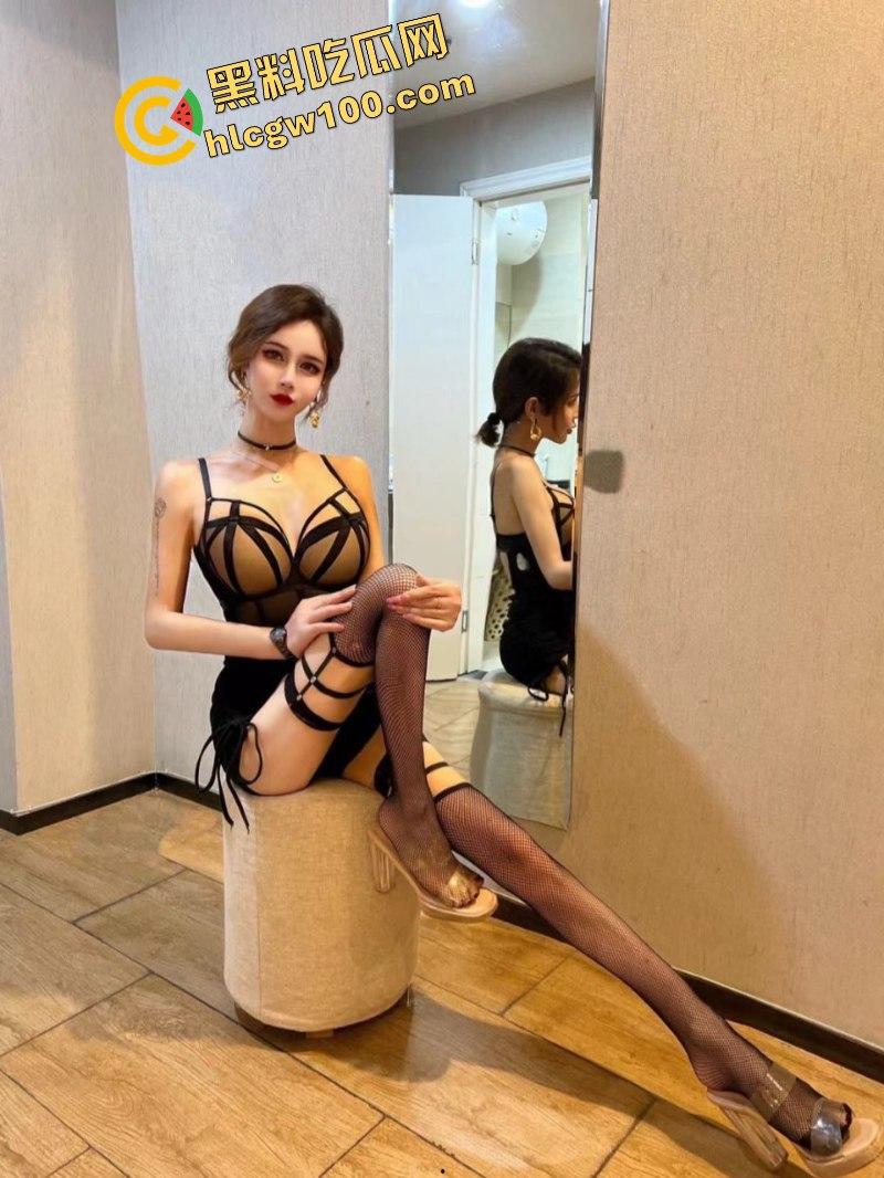 成都极品高颜值名媛范【TS安安】尺度私拍视图福利 约炮各路大屌哥 后门打开狂被草！-25