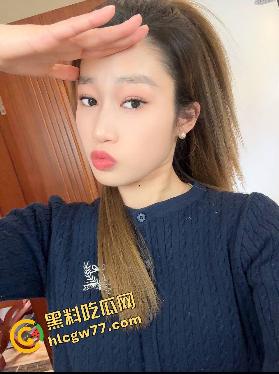 成都环球中心情侣不拉窗帘打野战，光着身子对着窗外狂操，现场直播皮影戏，爽到飞起！-2