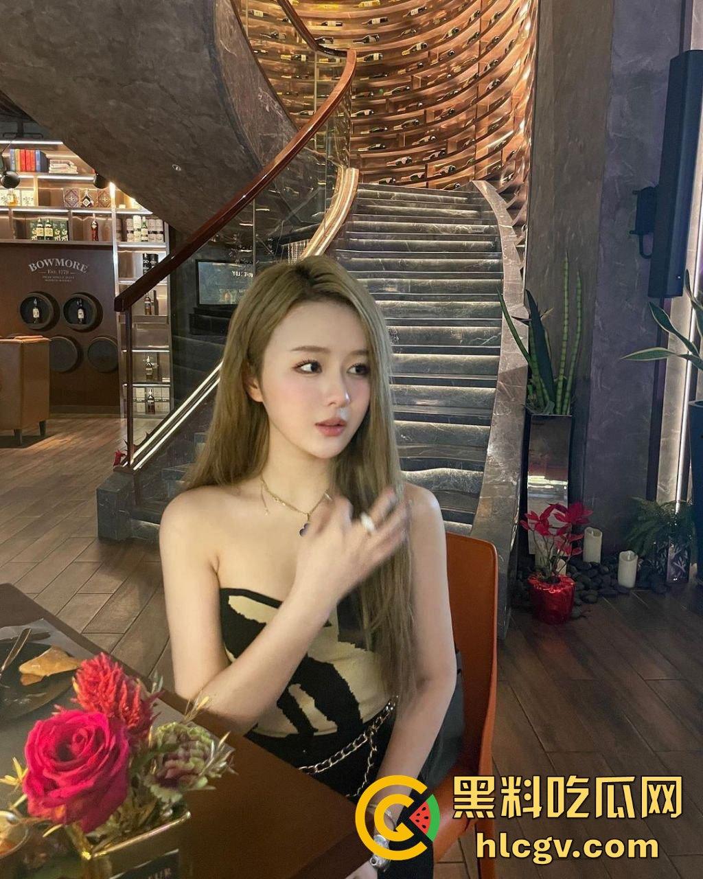 淘宝高质量网红模特【jimi】被大佬调教！身材火辣叫床声扣人心弦，背后的故事远比表面劲爆！-1