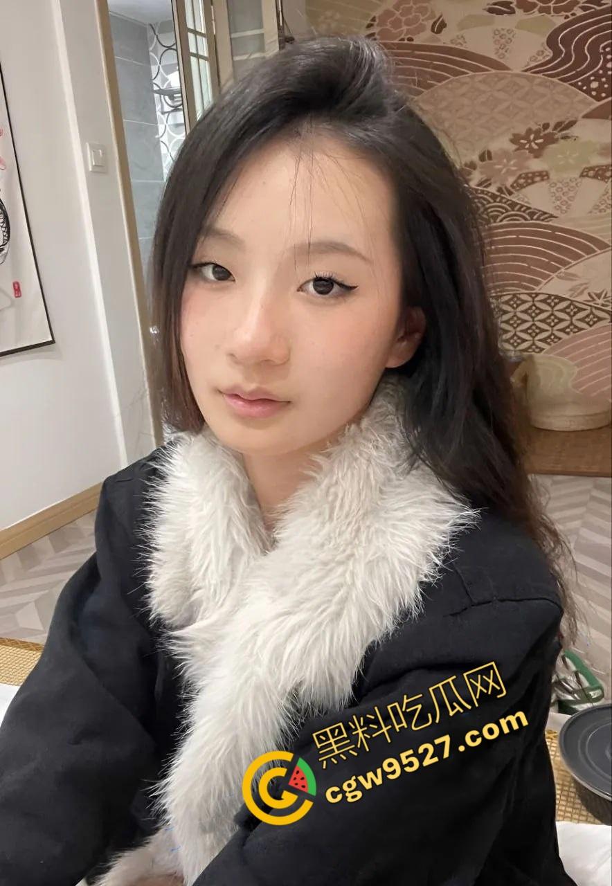 保定学院校花【张依琼】性爱视频外流！背着男友出轨群偷情，粉红嫩穴被各种爆操，骚的一逼-1