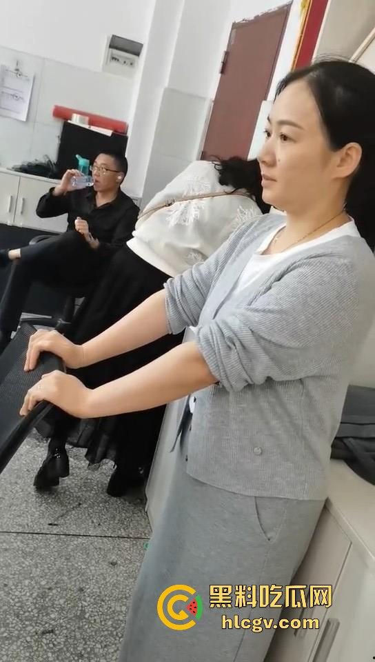 宜宾江安教师事件闹大！县政府限制老师自由，管教书的，放任直播傻逼？-4