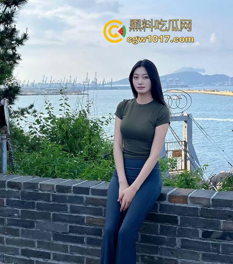 湘潭大学极品高挑美女【林奕怡】约炮视频曝光,完全露脸口交骑乘,超绝身材颜值,无套抽插白虎骚穴淫荡无比!-2