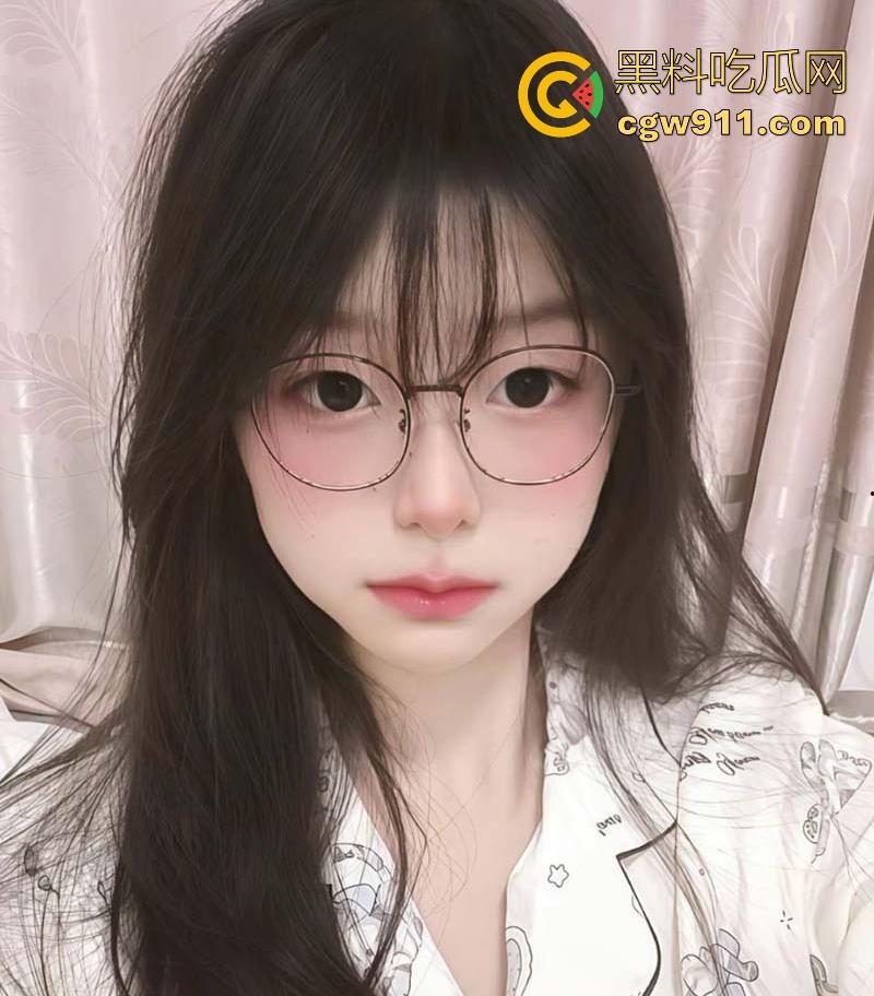 河南高三清纯学生妹【廖莹莹】性爱视频曝光,暑假假借旅游名义千里送逼伺候金主爸爸,调教的真好!-2