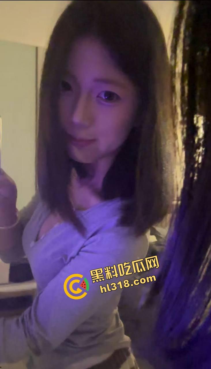 连云港河边裸泳妹子现身,天气一热直接全裸脱下水放飞自我,亲密接触大自然,真就不怕被人看!-4