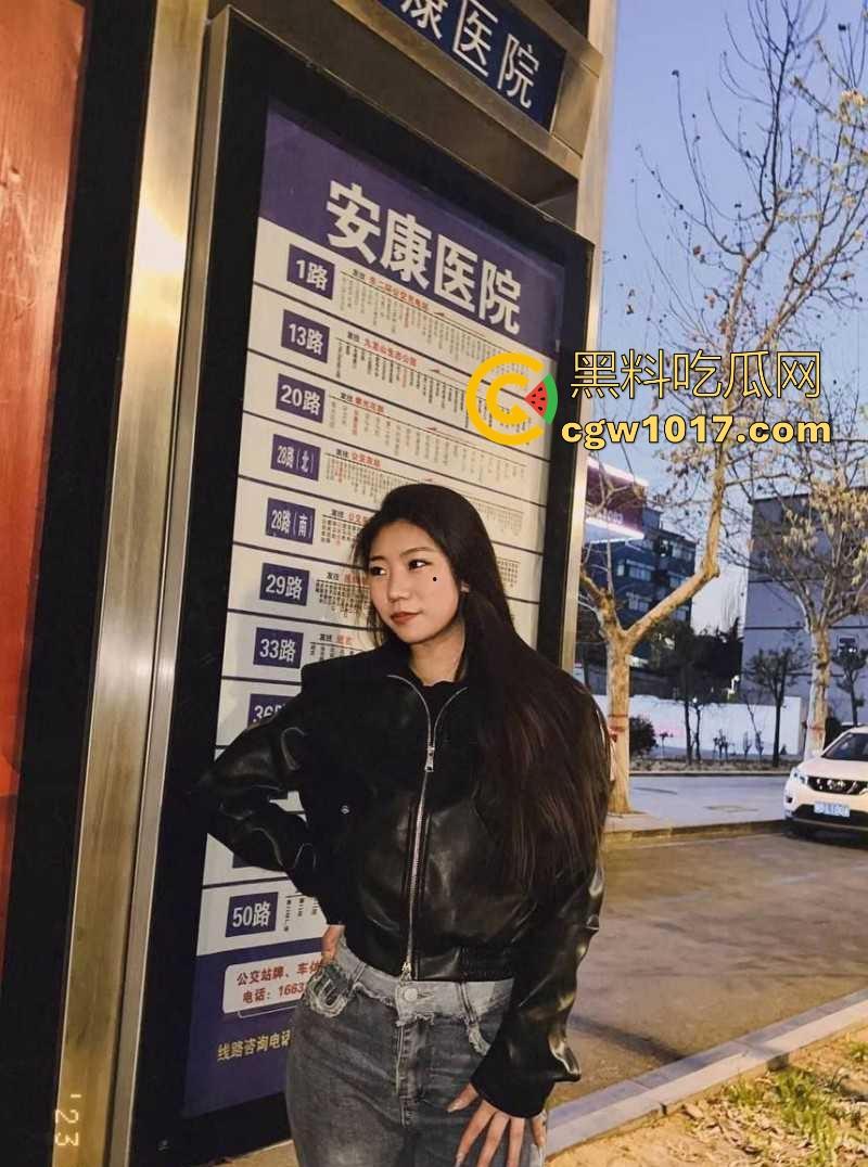 辽宁微胖女护士【廖春梅】极其淫骚的母狗,喜欢被猛男颜射口爆,执着于吞精,她好像知道这东西营养价值很高!-3