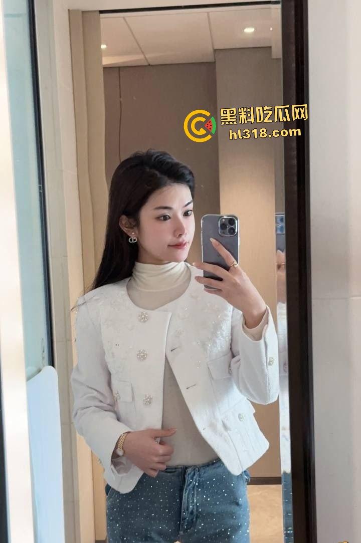 骚女舞蹈生【黄丽娜】找了绿帽龟男友管不住,性欲爆棚只能跳舞勾炮友,被后入操到浪叫求饶!-2