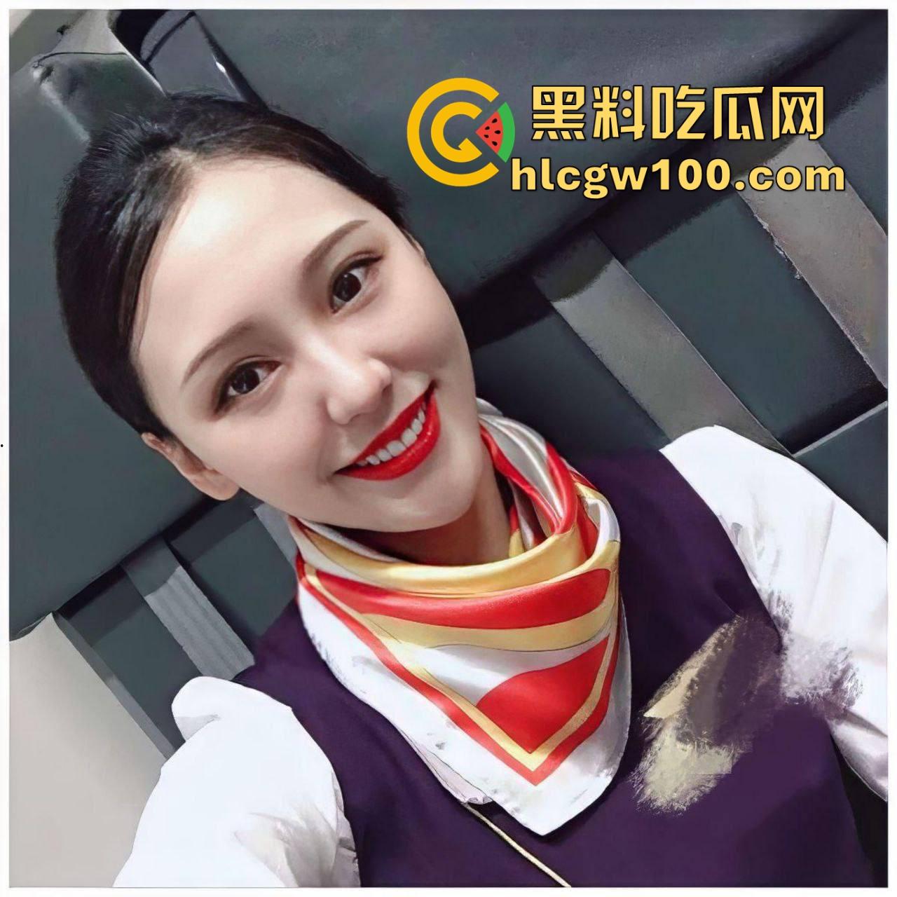 东航空姐『阮梦晨』空姐变老司机 男友摸奶她撸鸡 一手方向盘一手撸鸡  只能撸不能插馋得直冒汗！-1