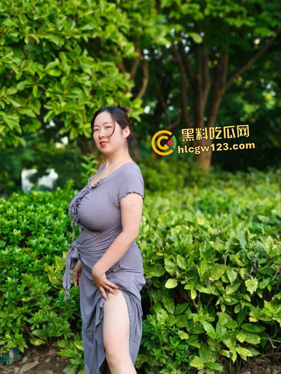 风韵犹存熟女阿姨自愿被小伙无套内射,射进来还说没问题不会怀孕的!-1