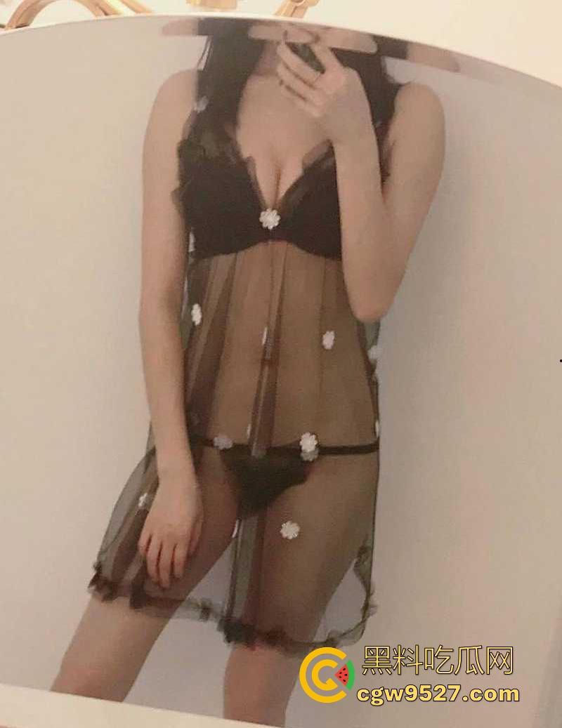 华南理工大学反差学姐【沈嘉怡】小穴空虚竟频繁约炮成瘾！露脸舔屌口活超绝，真是是各个眼镜九个骚啊！-4