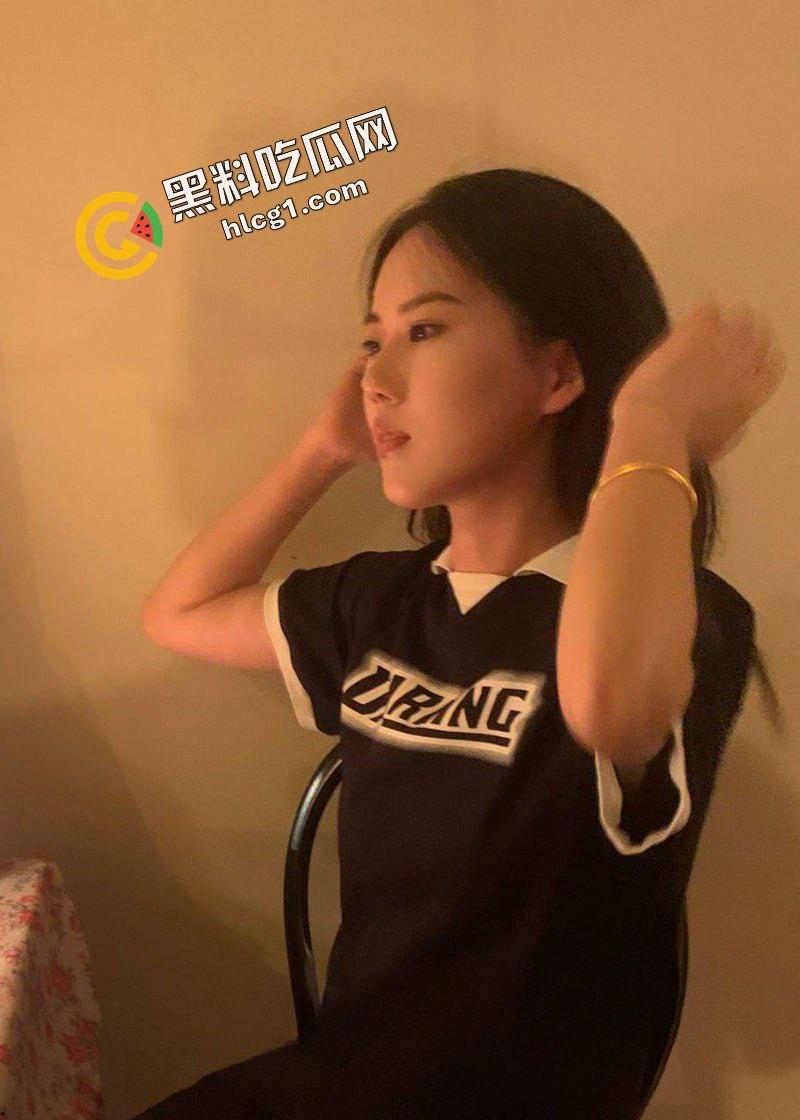 河南反差少妇人妻 张启燕 欠操又下贱的母狗 遭亲老公泄密曝光-1