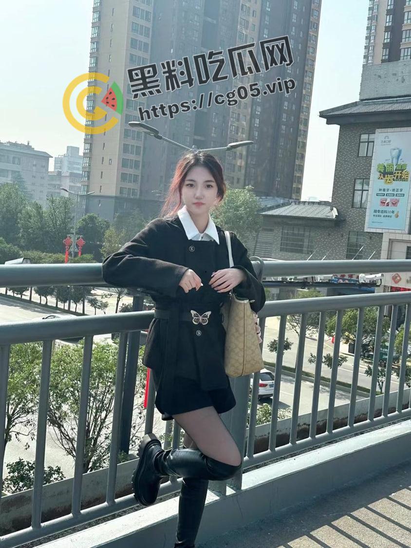 上海外国语学院校花 校内露出口交 教学楼道内大战 体液洒满校园 被富二代玩腻后曝光-6