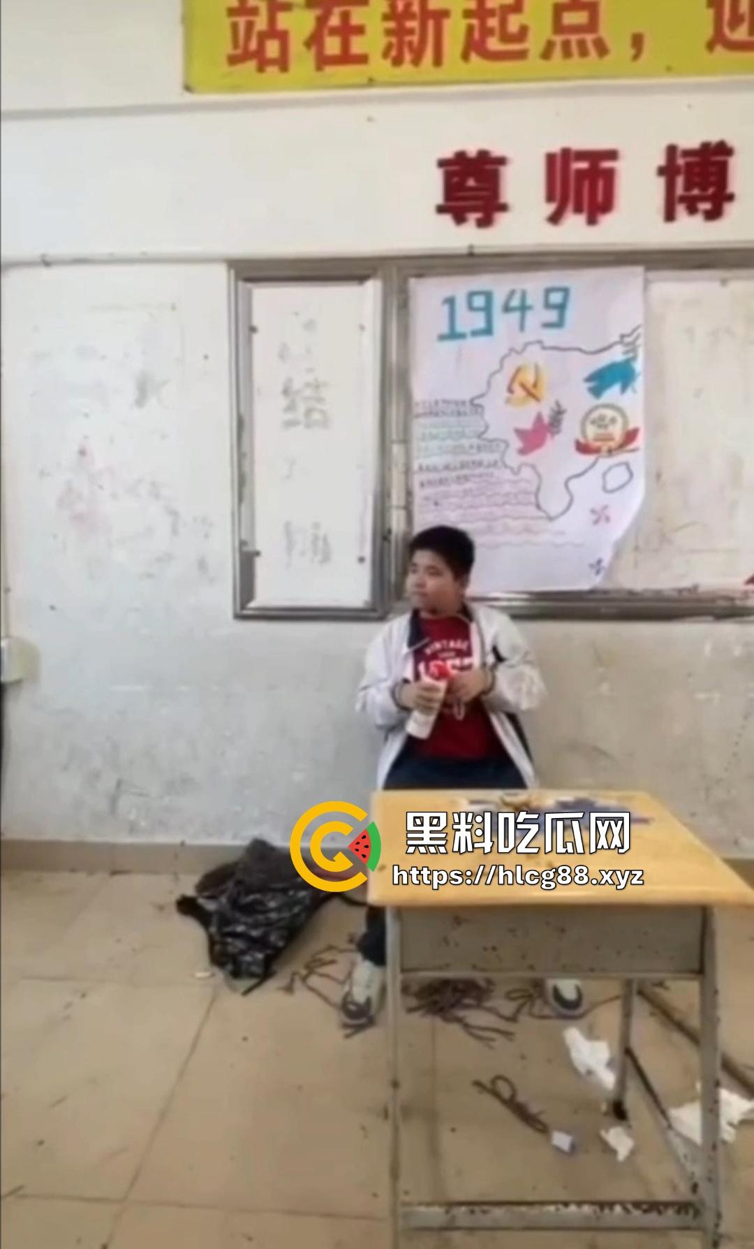 吴川三中一群人渣围殴弱智学生塞嘴逼打飞机，学校还他妈忙着捂嘴护畜生！-9