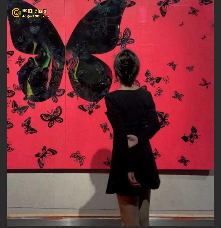 曲阜师范大学大三骚妹【李欣茹】宿舍自拍流出，清纯脸掩不住浪劲，小菊花掰开摆拍，骚得一塌糊涂！-1