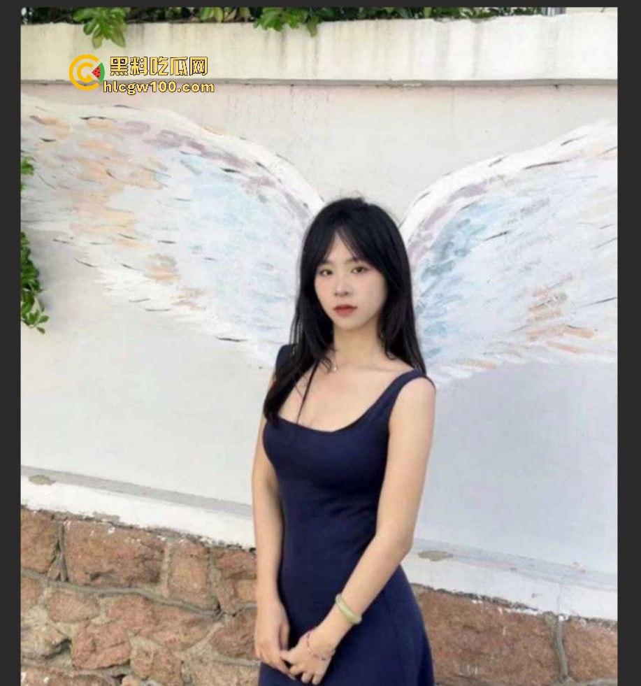 曲阜师范大学大三骚妹【李欣茹】宿舍自拍流出，清纯脸掩不住浪劲，小菊花掰开摆拍，骚得一塌糊涂！-5