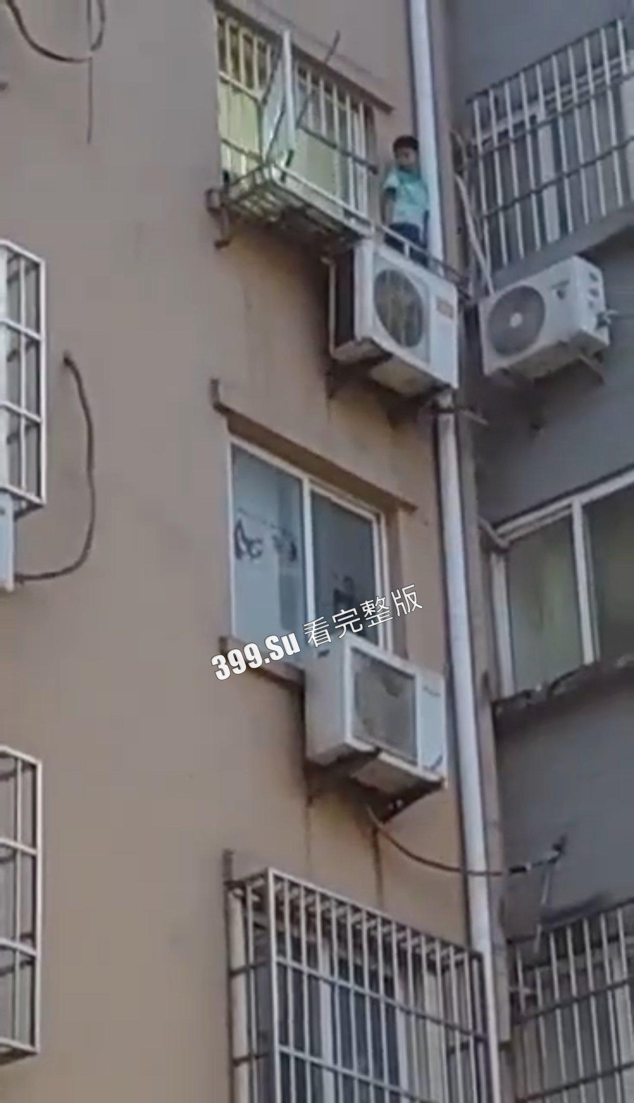 安徽合肥 男孩被母亲棍棒追打，果断从五楼跳下-2