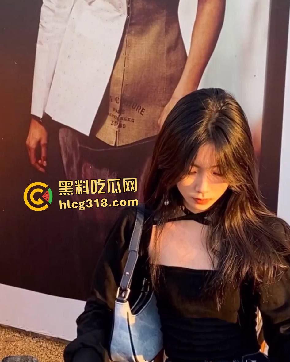 高颜值女大学生酒店开启骚逼技能，骑乘学长鸡巴喷水，细腰大臀口交超溜，第一次就这么熟练？-1