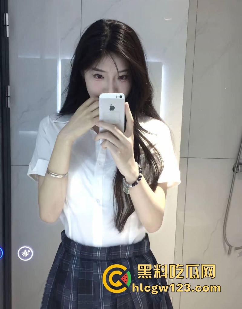 陕西艺术学院【林灰灰】清纯眼镜妹性爱视频泄露 与男友在酒店走廊释放欲望 翘臀被猛烈进攻 刺激感飙升!-3