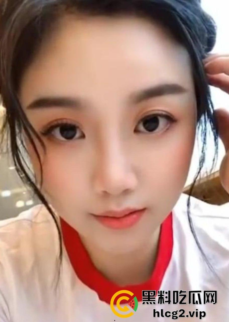 景德镇居家微胖妹子自慰视频爆火!奶子颤动秀独家绝活,情趣内衣下的诱惑让人看硬!-3