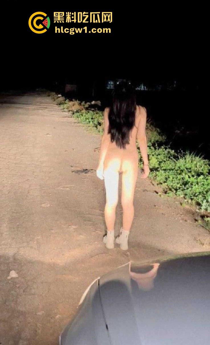 绿帽奴性彻底释放!绿帽男把老婆送给单男野战,自己边看边撸,屌都要撸秃了,绿毛龟真牛逼!-7