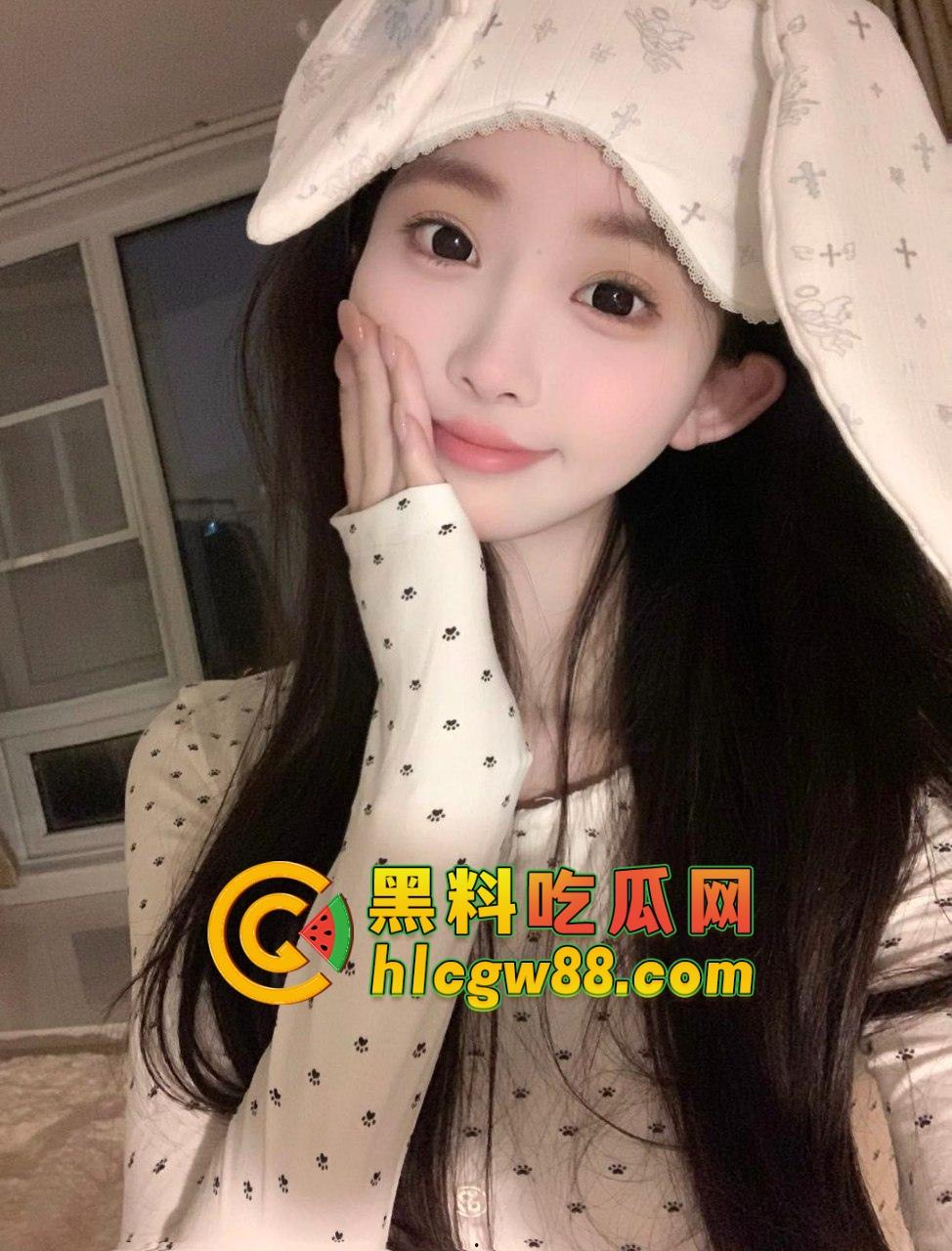 长沙榨汁姬学姐『 路瑶』狼人杀撸猫私人影院,床下高冷到底装御姐,床上可不是这个画风!-1