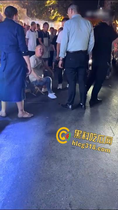 被打了9个耳光还被踹了一脚,男子全程未还手,这种情况能拿到多少赔偿呢?真是泼妇!-5
