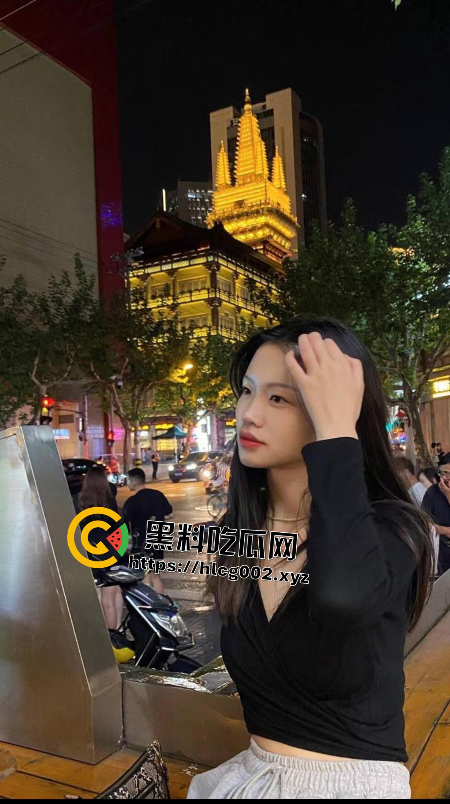 极品身材！华中大学骚逼校花【白伊雪】被自己喜欢的男人猛操，别提有多爽了，操逼的声音舒服到整栋楼都听到了！-1