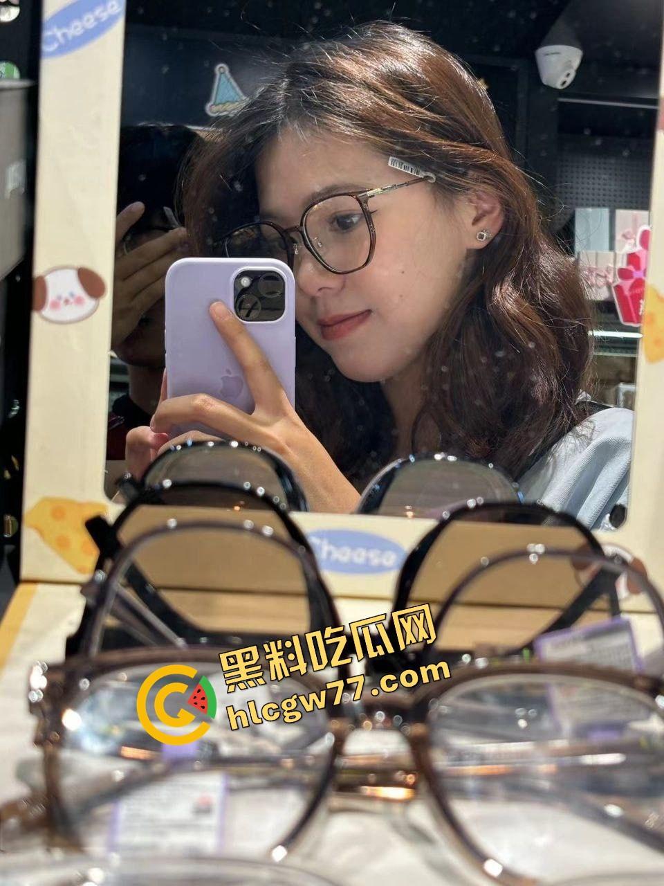 世界上最大的背刺,成都女孩【周然】手机借闺蜜打游戏,结果闺蜜偷看到她大量私密,友谊当场粉碎!-2