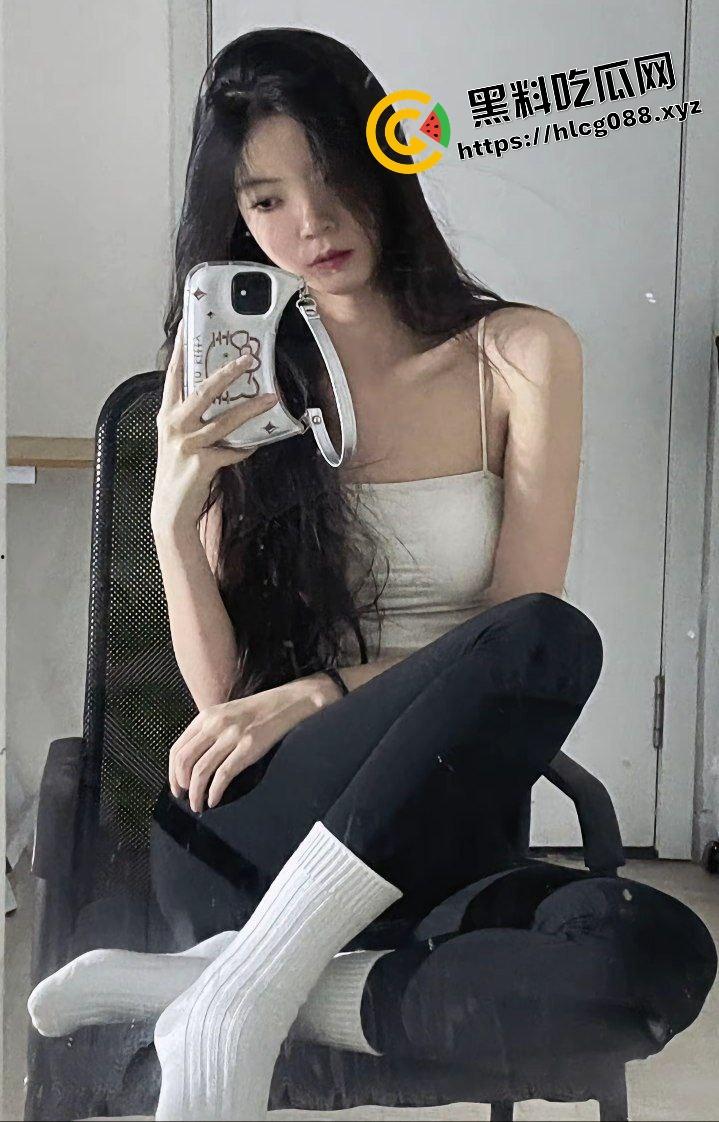 抖音御姐身材骚鸡反差婊【XINLU.】私下与大哥打炮遭曝光，从浴室一路干到床上女上骑乘！-3