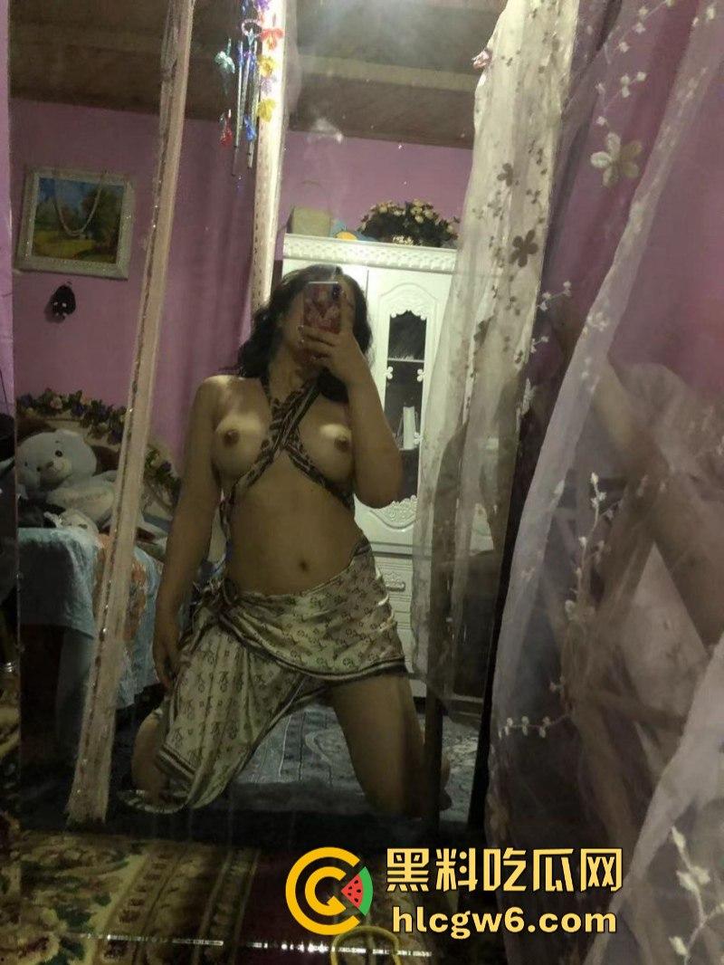 单身无配偶 只能网聊做母狗！山东菏泽培训机构老师【陈玉露】无毛美鲍高潮爆浆 自慰裸聊遭网友录屏曝光！-6