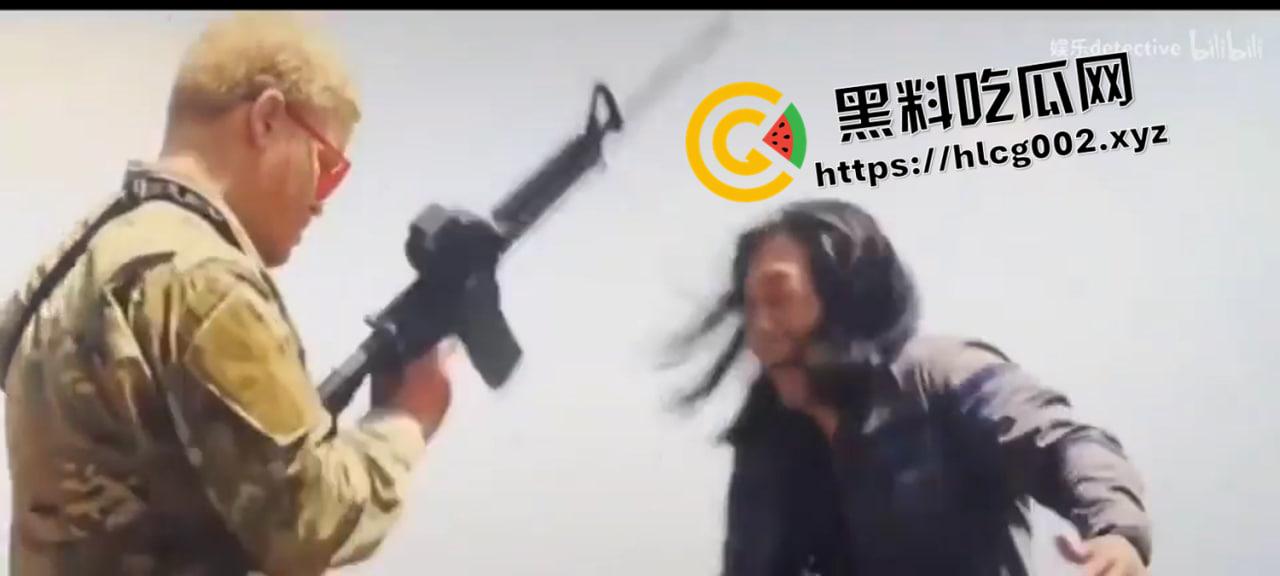 外网爆火！电影内战中的枪毙香港人名场面 国内绝对不能放的删减片段 欣赏老美的意淫-3