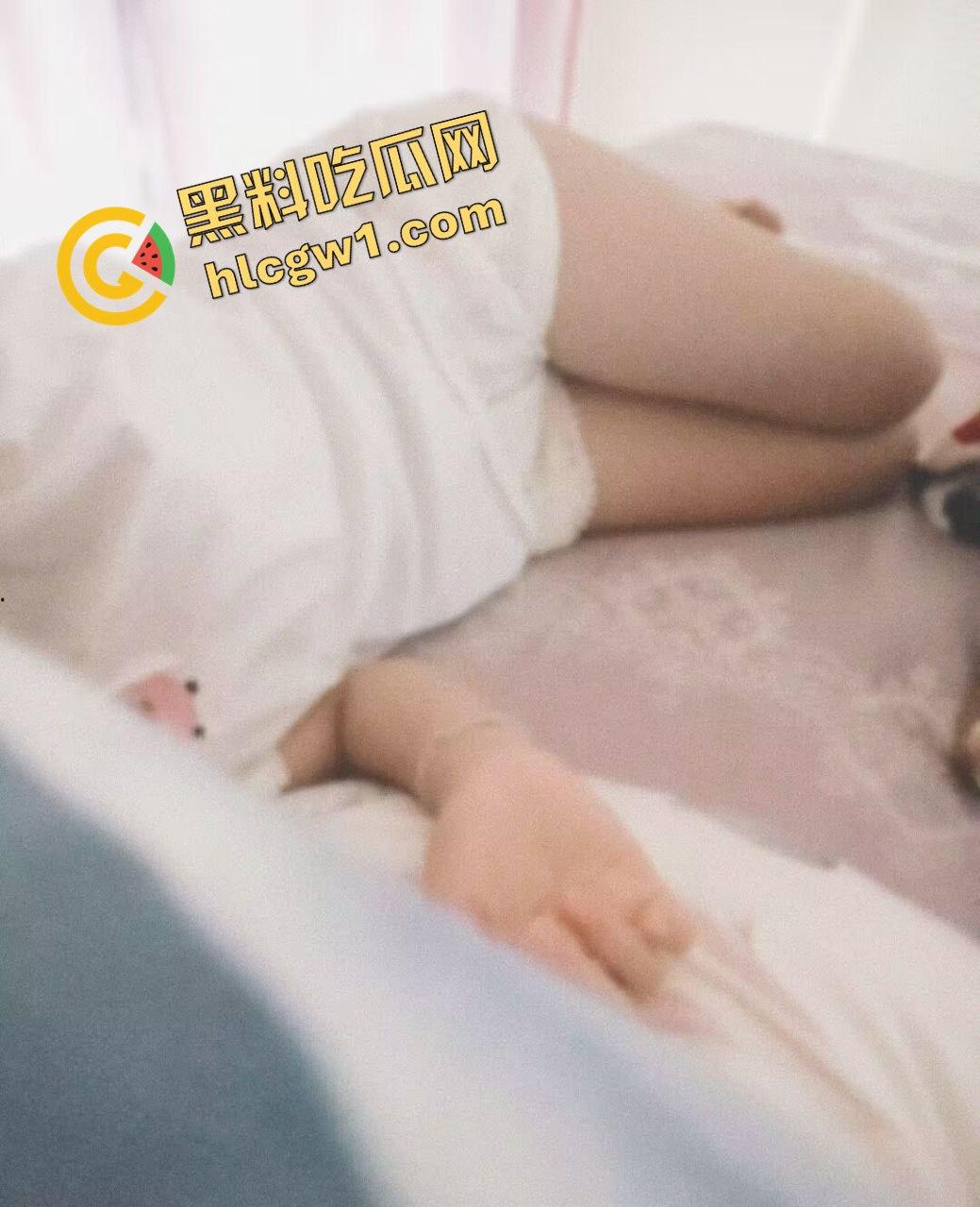 湖北荆门胯下母狗『任玉琪』不想努力被金主包养 调教打奶子 完全当狗使!独家曝光流出!-3