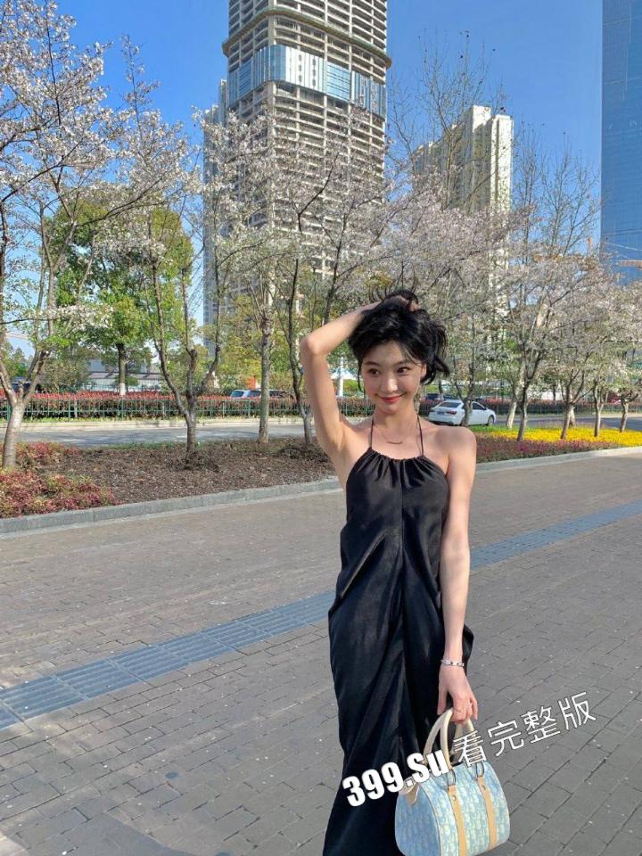 抖音千万网红 #易梦玲  直播露点视频流出  走光录屏！网友的眼睛果然是纳米级的-4