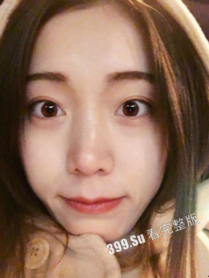 手上有活才有逼操！天津财经大学大二母狗 吴晶晶 跟男友谈恋爱期间被大一摄影学弟开发了 怼脸视频流出-4