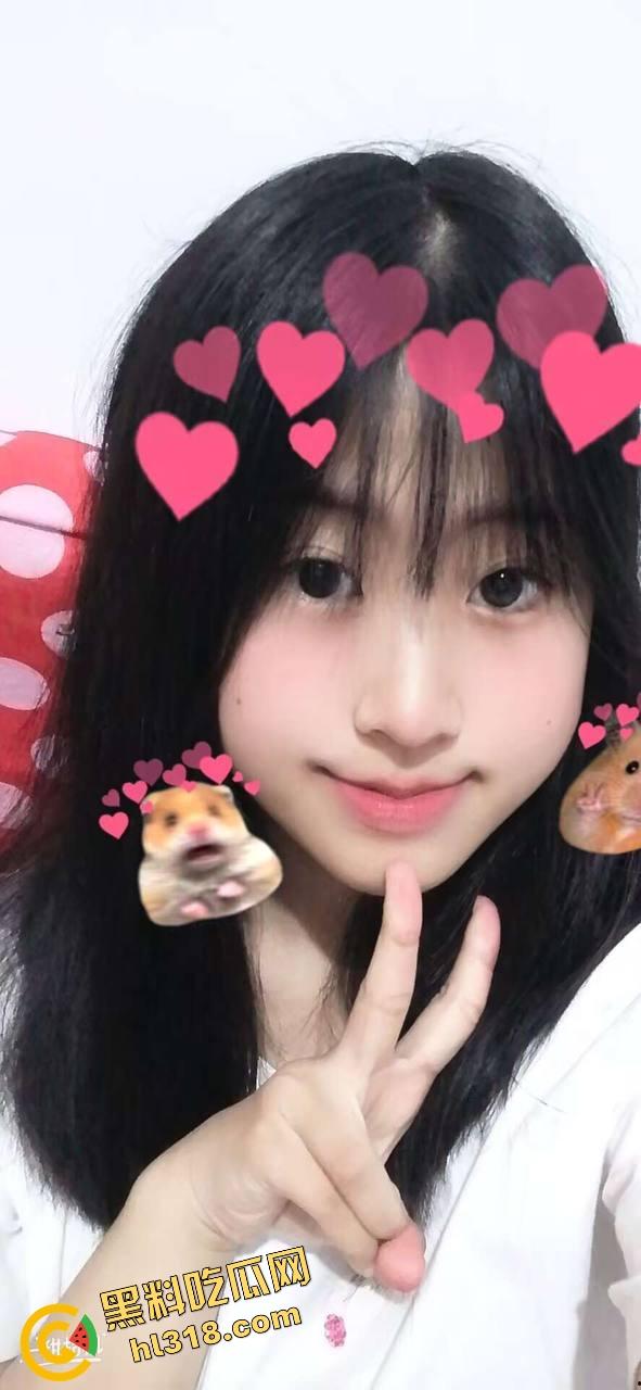 赤裸女奴街头裸坐，公然挑战道德底线，为主人任务无视众人，这是人性的扭曲还是道德的彻底沦丧？-2