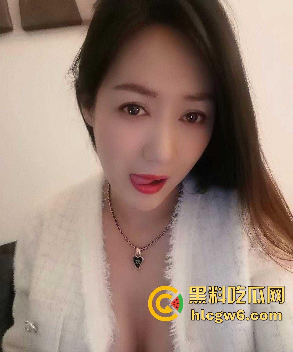 极品御姐健身房假借咨询勾搭教练,渔网黑丝酒店跪地求操,疯狂打桩输出被操成母狗,健身教练火力全开让她一败涂地!-13