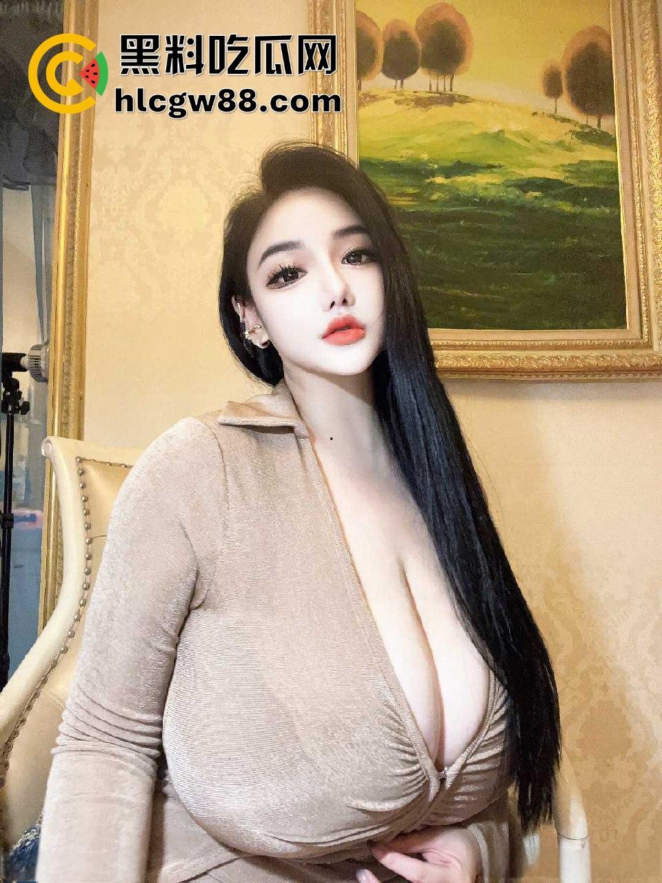 海南奶王【袁萌萌】这巨乳真实存在?至少FGH级别,走路自带摇晃特效,这奶还能塞进衣服里?-8