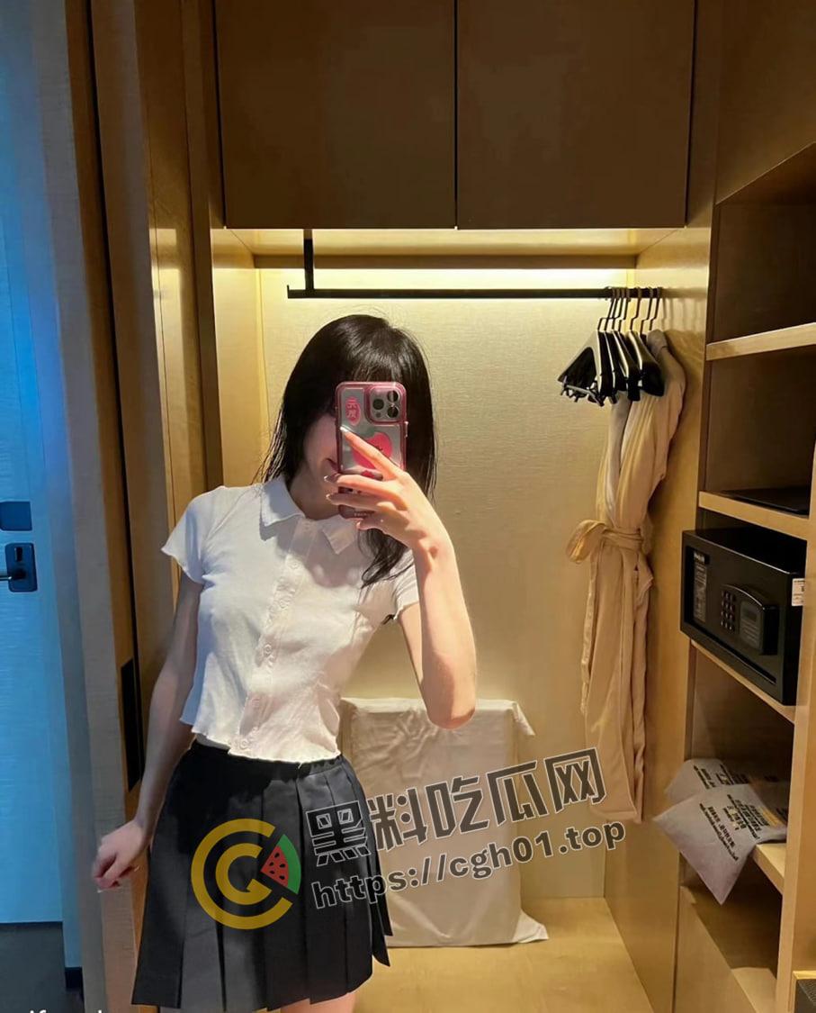 上海富家乖乖女与男友旅拍做爱合集  性欲机器一样的小母狗 铁肾也要遭不住-3
