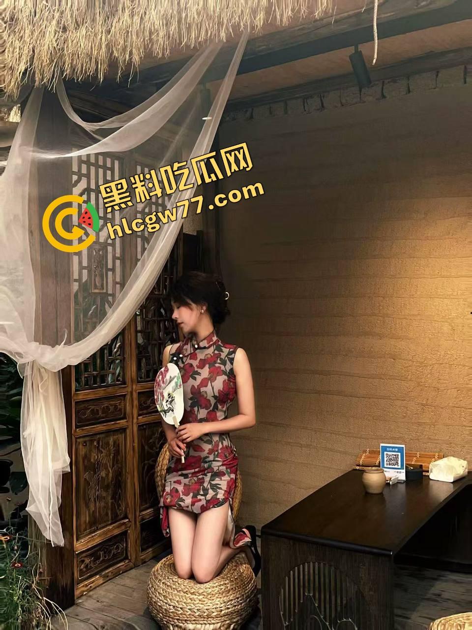 郑州绿帽夫妻的快乐，老婆嘴里吃我的鸡巴，屁股崛起来让兄弟爆操，灌满骚穴的快乐你们永远想象不到！-4