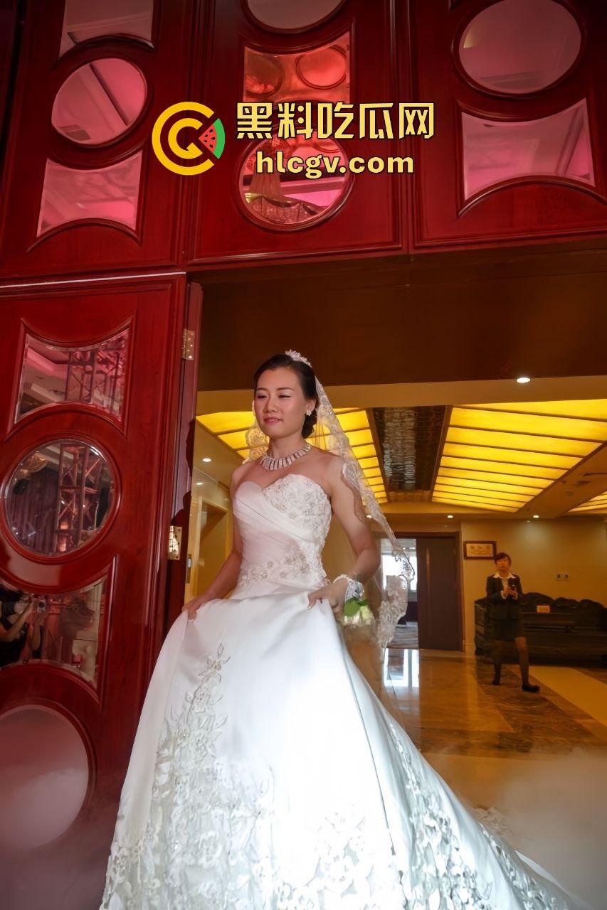 台州极品骚货【蒋莉】云盘高质私拍不雅照泄露！从销售干到婚纱，再被调教成母狗，真是玩得够野！-3