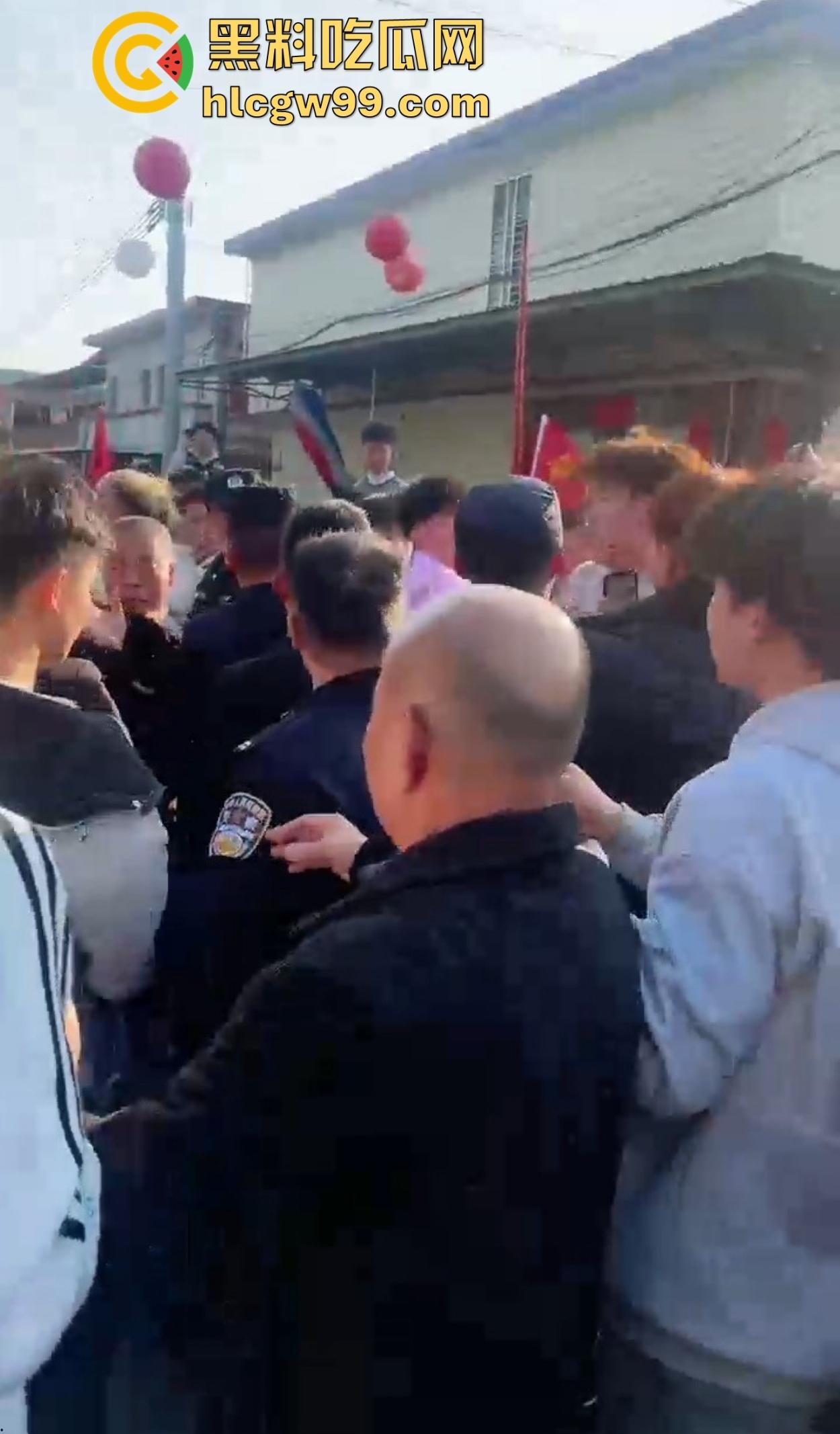 潮汕男子飙车狂言车300万撞死人保险赔,结果被英歌队打到脑震荡,现在出院嚷嚷黑势力又被围了!-9