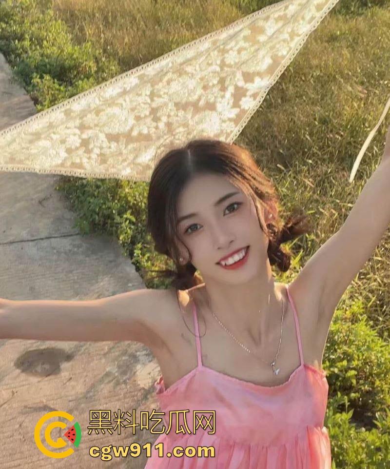 东北大学极品学妹【魏雪莹】被学长诱惑开房,性感身材露脸反差骑乘,淫乱画面视觉冲击拉满!-3