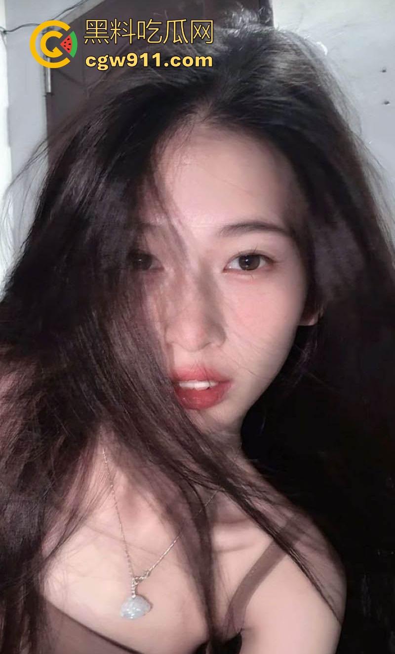 东北大学极品学妹【魏雪莹】被学长诱惑开房,性感身材露脸反差骑乘,淫乱画面视觉冲击拉满!-5